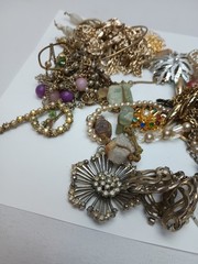 1 Lb REDESIGN/CRAFT FASHION/COSTUME JEWELRY LOT