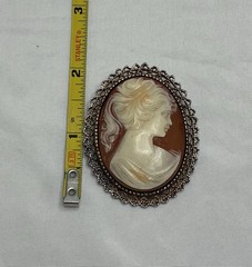 Vintage Goldtone Cameo