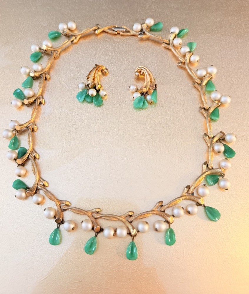 KRAMER VTG Signed Gold Tone Faux Pearl Jade Dangle Branch Link Necklace Earrings