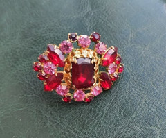 Vintage Czech Glass Brooch Red Pink Rhinestone Gold Tone Czechoslovakia Jewelry