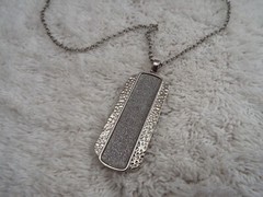 Hammered Silvertone Glittery Pendant Necklace (C48)