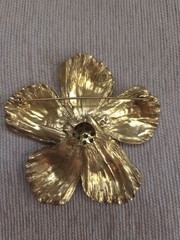 VTG Signed Omjent Large Textured Gold Tone Flower Brooch Rhinestone Dome Center