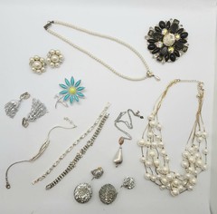 SIGNED 1lb Vintage / Modern Jewelry Lot Wearable Bundle / Lot