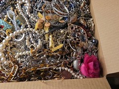 HUGE JUNK DRAWER JEWELRY LOT APPROX 25 LBS