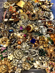Estate 1 Lb+ Mixed Jewelry Lot Vintage-Modern DIY JUNK CRAFT REPAIR Unsorted