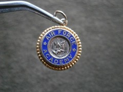 United States Air Force Vintage Goldtone Enamel Bracelet Charm Pendant 2.7g