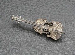 Vintage Pavé Crystal Rhinestone Enamel Violin Music Instrument Brooch Pin