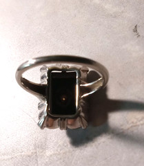 Vintage ESTATE 10k White Gold Onyx & DIAMOND Ring–Size 5