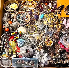 FREE SHIP 5 Pound Lb Unsearched Lot Jewelry VTG New Junk Art Craft Treasure Box
