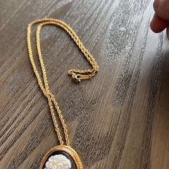 VTG 1984 Avon Necklace/pin Cameo Black Gold Tone 24” New In Box Signed