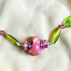 Vintage Art Glass Botanical Necklace Green Pink Floral Box Clasp 32″ Statement