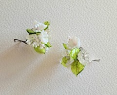 Vintage Italy Murano White Venetian Glass Flower Cluster Clip Earrings
