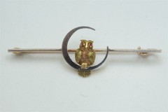 ANTIQUE ENGLISH VICTORIAN 15K GOLD PLATINUM RUBY OWL & MOON BROOCH c1900