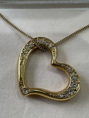 Vintage AVON Gold Tone Rhinestone Open Floating Heart Pendant Necklace w/ Box
