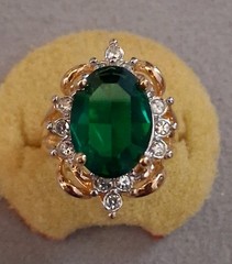 14K gold plated Lind Cubic Zirconia halo green stone vintage ring. SZ 4.5