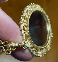 VINTAGE 1973 AVON “SERENA ROSE” REVERSIBLE MIRROR NECKLACE and RING Set