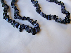 VINTAGE HONG KONG HANDMADE DARK GREEN NEPHRITE JADE CHIPS 35″ ENDLESS NECKLACE