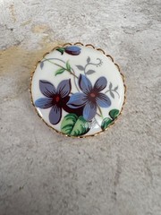 Vintage Floral Purple Blue Enamel Pin Scalloped Gold Tone Edging