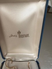 VTG Crown Trifari Lucite Necklace Set Orig Box Interchangeable