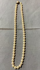 Vintage MAJORICA PEARL necklace in original box with signed certificate