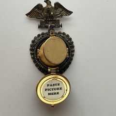 Locket Eagle Military Four Photo Brooch Pin Folding Military Themed Vintage