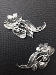 30594 Matte Silver Oxidized Victorian Floral Spray Jewelry Finding