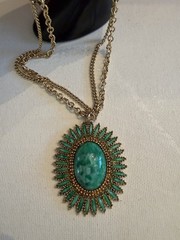 Vintage Celebrity Gold Tone Faux Green Jade Double Chain Necklace 24” BinR