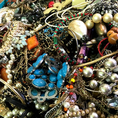 1/2 lb Mixed Vintage-Now ESTATE Jewelry lot ALL WEARABLE, NO JUNK, PAIRED 🌺