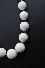 Vtg White Acrylic or Resin Bead 21″ Princess Length Strung Statement Necklace