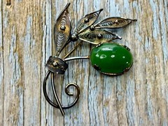 Green Jade Cabochon Floral Filigree Leaf Vintage Sterling Silver 925 Brooch Pin