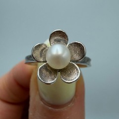 Vintage 925 Sterling Silver Pearl Daisy Flower Ring Women’s Size 6 US