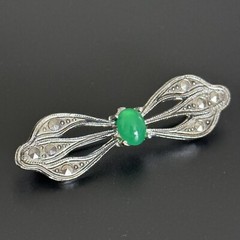 Vintage Silver Tone Green Stone & Marcasite Bar Shaped Ladies Brooch Pin