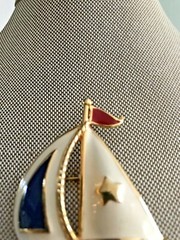 AVON Brooch Sailboat 1990’s