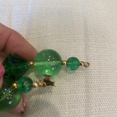 VINTAGE ART DECO GRIPOIX TEXTURED GREEN GLASS BEAD NECKLACE