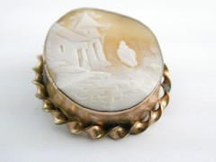 Antique Unmarked Goldtone Metal Carved Shell Cameo Landscape Scene Pin AS IS