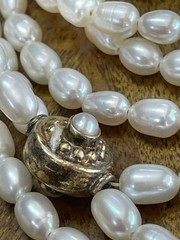Vintage 4strand Freshwater Rice Pearl Necklace. 14/20 Floral Clasp. 104g