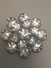 Vintage fauceted rhinestone cluster round Silvertone brooch/pin