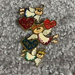 Live Love Laugh Three Angel Pin Brooch Hearts Angels Any Occasion
