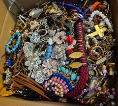 3 Lbs Jewelry Unsearched Huge Lot Vtg Vintage & New Junk & Wear Resell Tangles