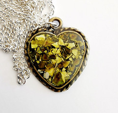 Vintage Heart Inlay Necklace Acrylic/Resin Handmade Jewelry Maine B67