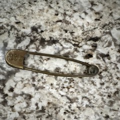 Vintage 1976 Marked Gold Tone Safety Pin Brooch Pin, Unisex Adults