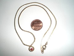RETRO RED JEWEL GLASS RHINESTONE LOVE KNOT PENDANT 16″ GOLD CHAIN NECKLACE R564