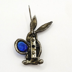 Rabbit Bunny Holding Blue Faceted Egg Silver Tone Vintage Brooch Pin Distressed
