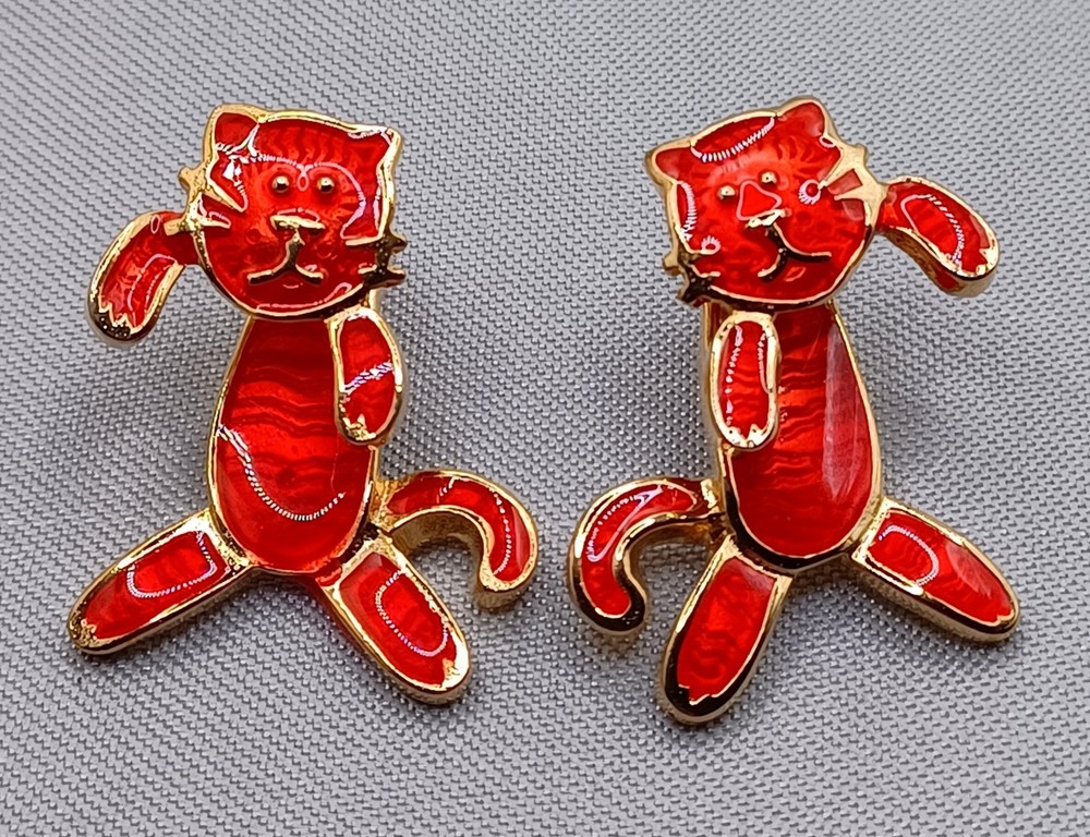 Berebi Red Cat Illusion Earrings Gold Tone Guilloche Enamel Pierced Front Back
