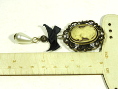Vintage Rhinestone Cameo Brooch Victorian Pin Filigree Faux Pearl Oval Bronze