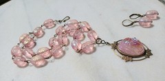 SALE! VINTAGE EGYPTIAN IRID PINK SCARAB PENDANT SCARAB BEAD GLASS NECKLACE SET