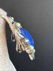VTG Unsigned Sarah Coventry Fiesta Clip on Earrings Blue Swirl Lucite