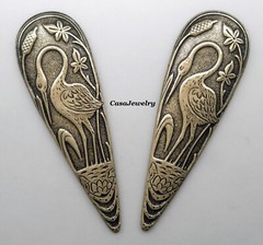 #5028 ANTIQUED GOLD REVERSE TEARDROP CRANE SCENE COMPONENT – 2 pcs