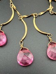 Nolan Miller Long Necklace Vtg Gold Tone Pink Faceted Acrylic/Resin Bead Signed