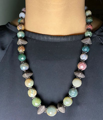 Timeless Charm Antique Stone Necklace – Exquisite Elegance for All Occasions